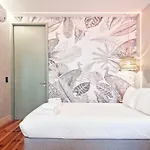 Chic & Trendy In Baixa Historic Center Διαμέρισμα *