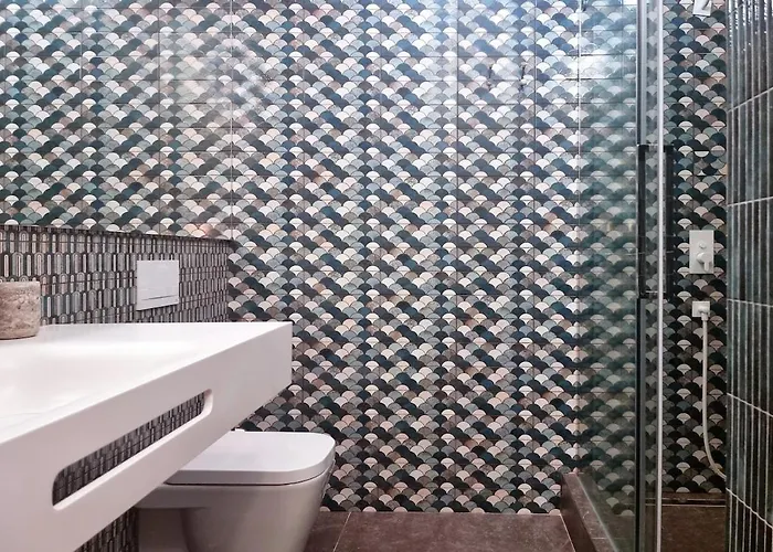 Chic & Trendy In Baixa Historic Center