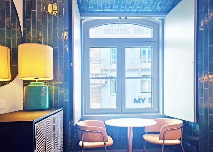 Chic & Trendy In Baixa Historic Center *