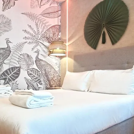 Chic & Trendy In Baixa Historic Center *